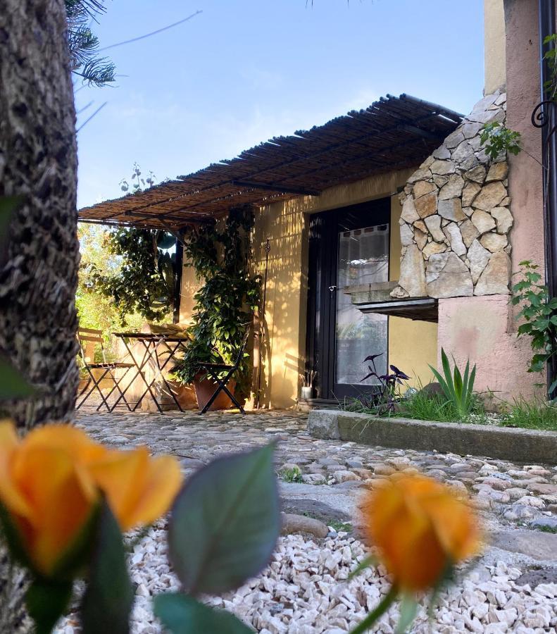 Is Scabas Guestrooms Solarussa Exterior photo